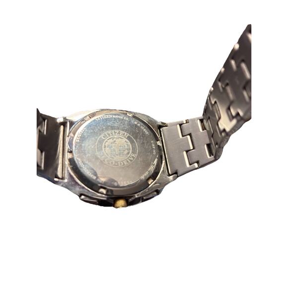 Solar CITIZEN Eco-Drive WR 100 Men’s Gold tone Watch with Stainless Steel Band - Picture 5 of 7